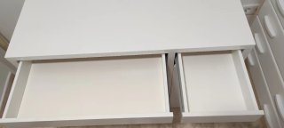 Escritorio blanco Ikea con cajón y hueco