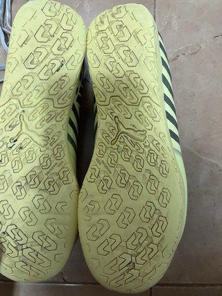 Botas de Fútbol Puma Amarillas y Azules