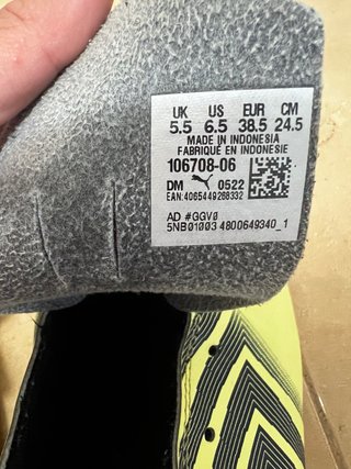 Botas de Fútbol Puma Amarillas y Azules