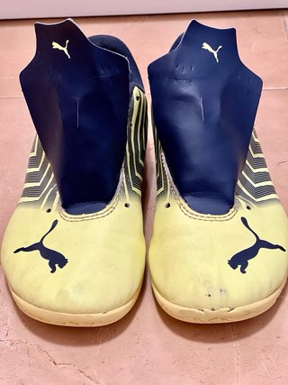 Botas de Fútbol Puma Amarillas y Azules