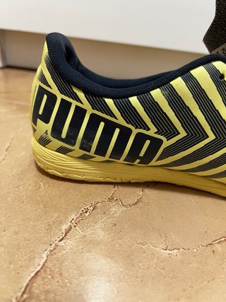 Botas de Fútbol Puma Amarillas y Azules