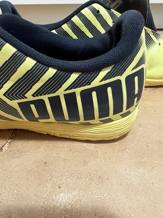 Botas de Fútbol Puma Amarillas y Azules