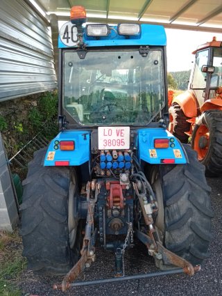 Se vende tractor avantage 65V frutero