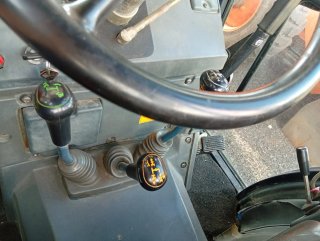 Se vende tractor avantage 65V frutero