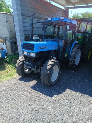 Se vende tractor avantage 65V frutero