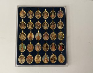 30 Medallas Devociones Virgen España
