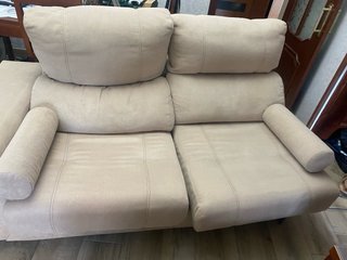Sofá beige y negro en buen estado