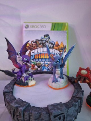 Skylanders Giants Xbox 360 Juego y Figuras