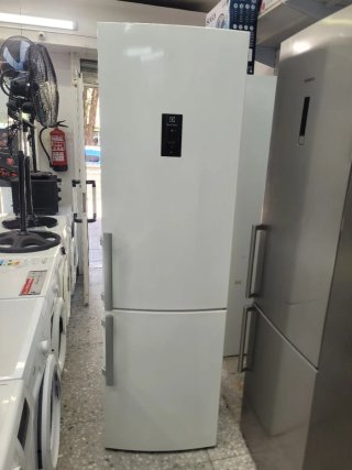 ☆Nevera Electrolux 2.Cm Combi Garantía + Entrega☆