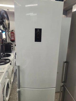 ☆Nevera Electrolux 2.Cm Combi Garantía + Entrega☆