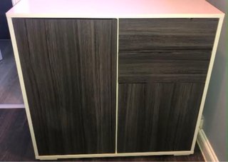Mueble de Almacenamiento con Puertas