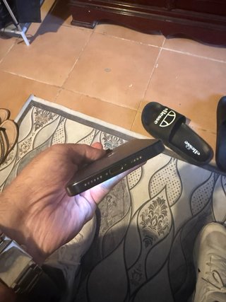iPhone 15 Pro Max - Batteria 81% e 256 GB