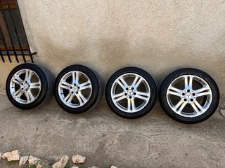 Llantas Mercedes 17 con neumáticos