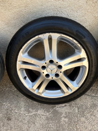 Llantas Mercedes 17 con neumáticos