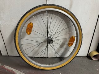 Rueda de bicicleta delantera completa