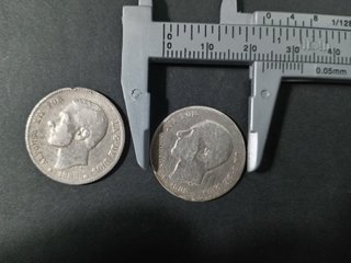 2 Monedas Plata UNA PESETA Alfonso XII 1882 y 1885