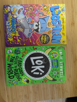 Lote 2 Libros Looshkin y Loki (Inglés)