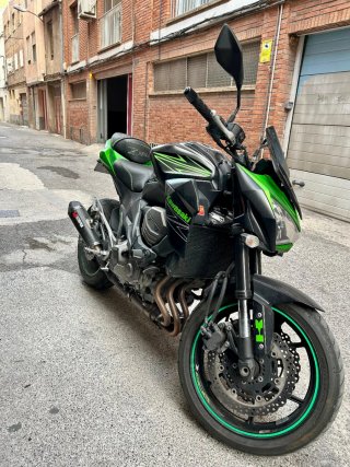 Kawasaki Z800 Negra y Verde