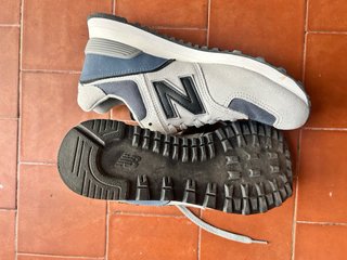 Zapatillas New Balance Gris y Azul