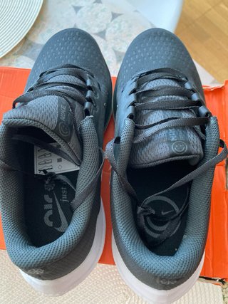 Zapatillas Nike Negras y Doradas 38