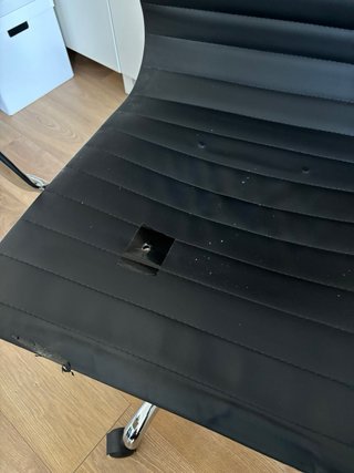 Silla de escritorio negra y plateada Angel cerdà