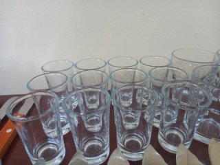 Lote de cubertería y vasos