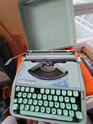 Máquina de escribir Hermes Baby