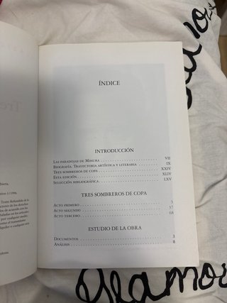 Tres sombreros de copa