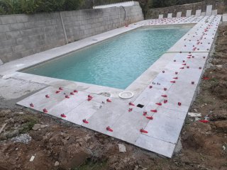 Construcción y piscinas. mantenimiento profesional