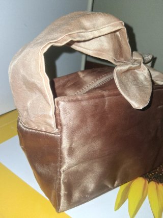 Beauty Bag Oro con Fiocco