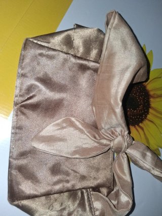 Beauty Bag Oro con Fiocco