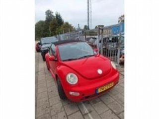 VW New Beetle rojo para despiece