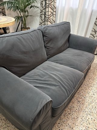 Sofá de 2 plazas gris EKTORP
