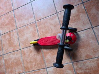 Patinete infantil 3 ruedas rojo decathlon.