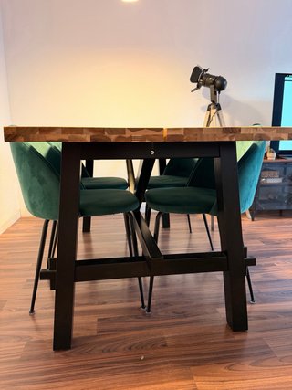 Mesa comedor IKEA madera. Modelo SKOGSTA