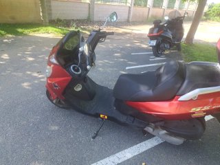 Daelim Scooter Roja Automática