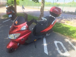 Daelim Scooter Roja Automática