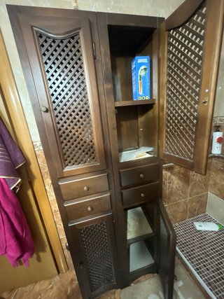 Mueble de baño de madera