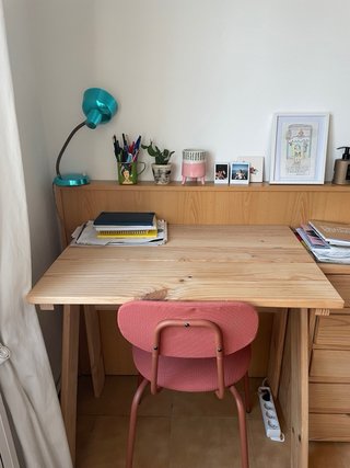 Escritorios de madera y cajonera