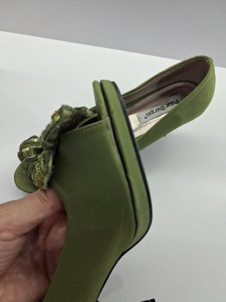 Zapatos de fiesta Pilar Burgos verdes