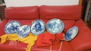 Platos decorativos de porcelana azul y blanco