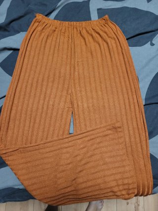Pantalones anchos acanalados