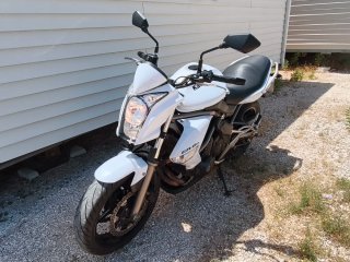 Kawasaki ER6n Blanca