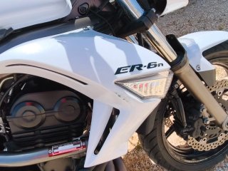 Kawasaki ER6n Blanca