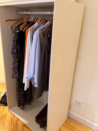 Armario tela beige artesanal hecho en España