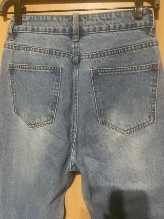Pantalones vaqueros desgastados azules