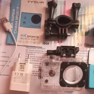 Cámara 4K Innova  Accesorios incluidos