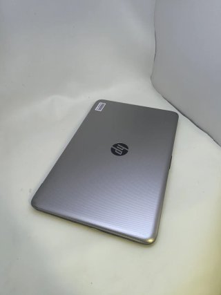 Ordenador portátil HP 15 ac120nd