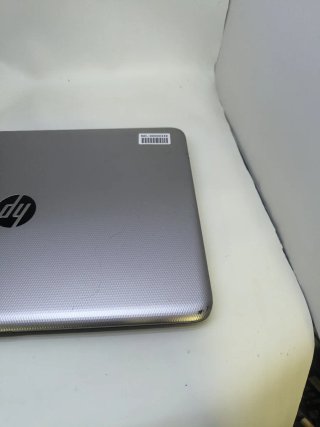 Ordenador portátil HP 15 ac120nd