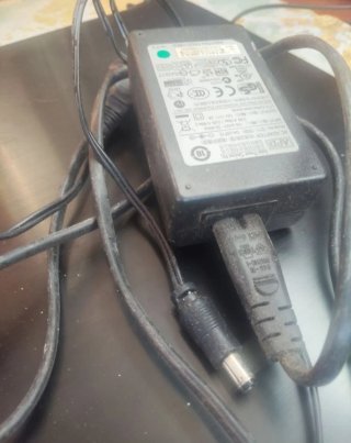 4 Cargadores PC Portátiles 19V aprox